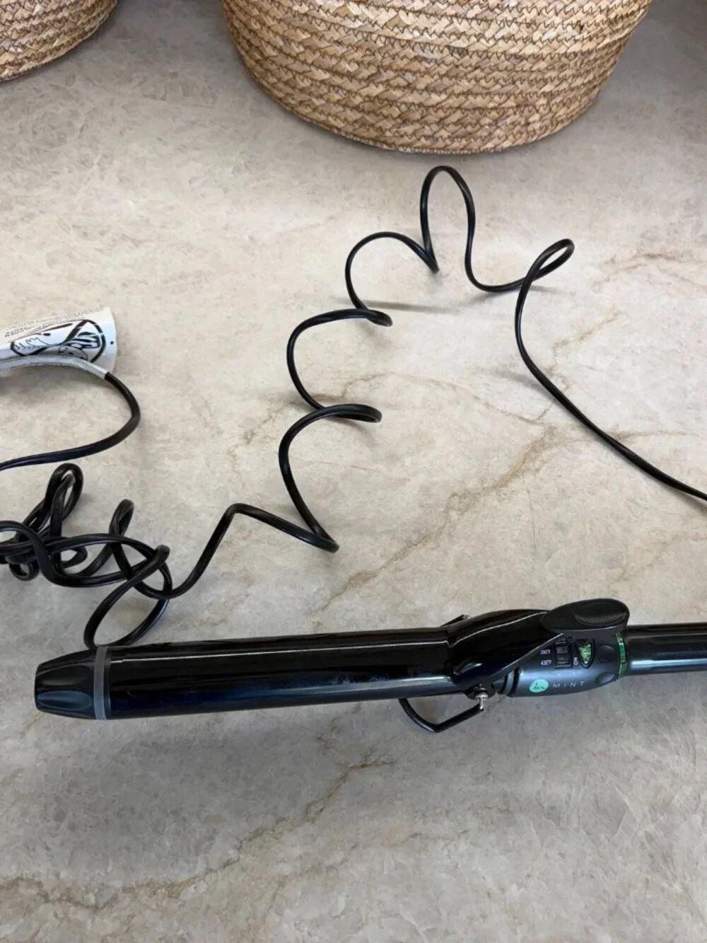 MINT 1 1/4 Curling Iron